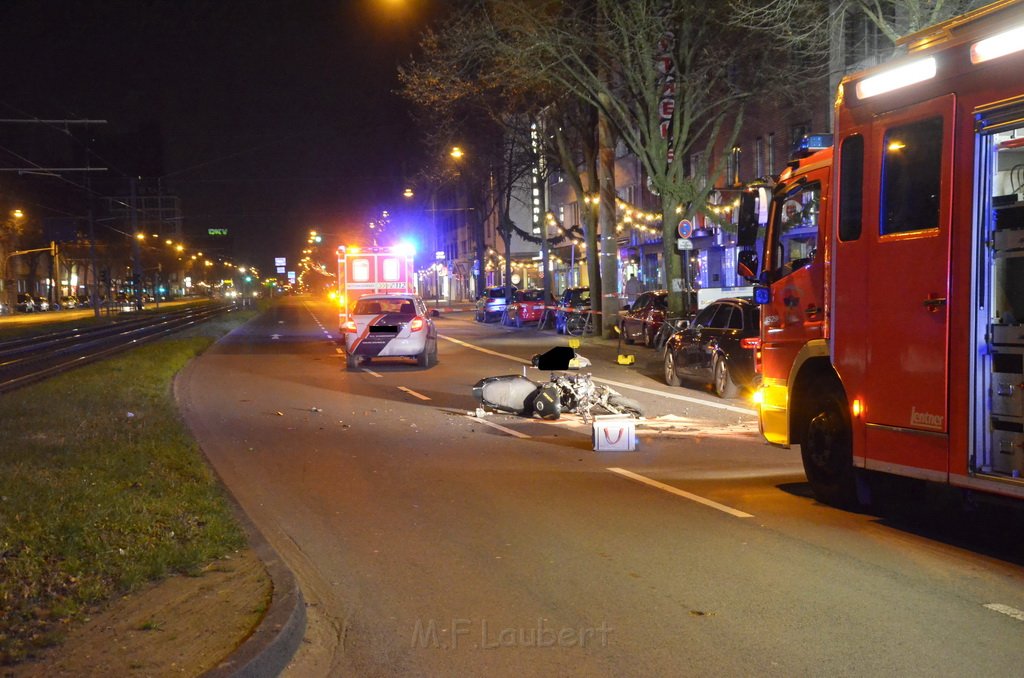 VU Krad gegen PKW Koeln Braunsfeld Aachenerstr P002.JPG - Miklos Laubert